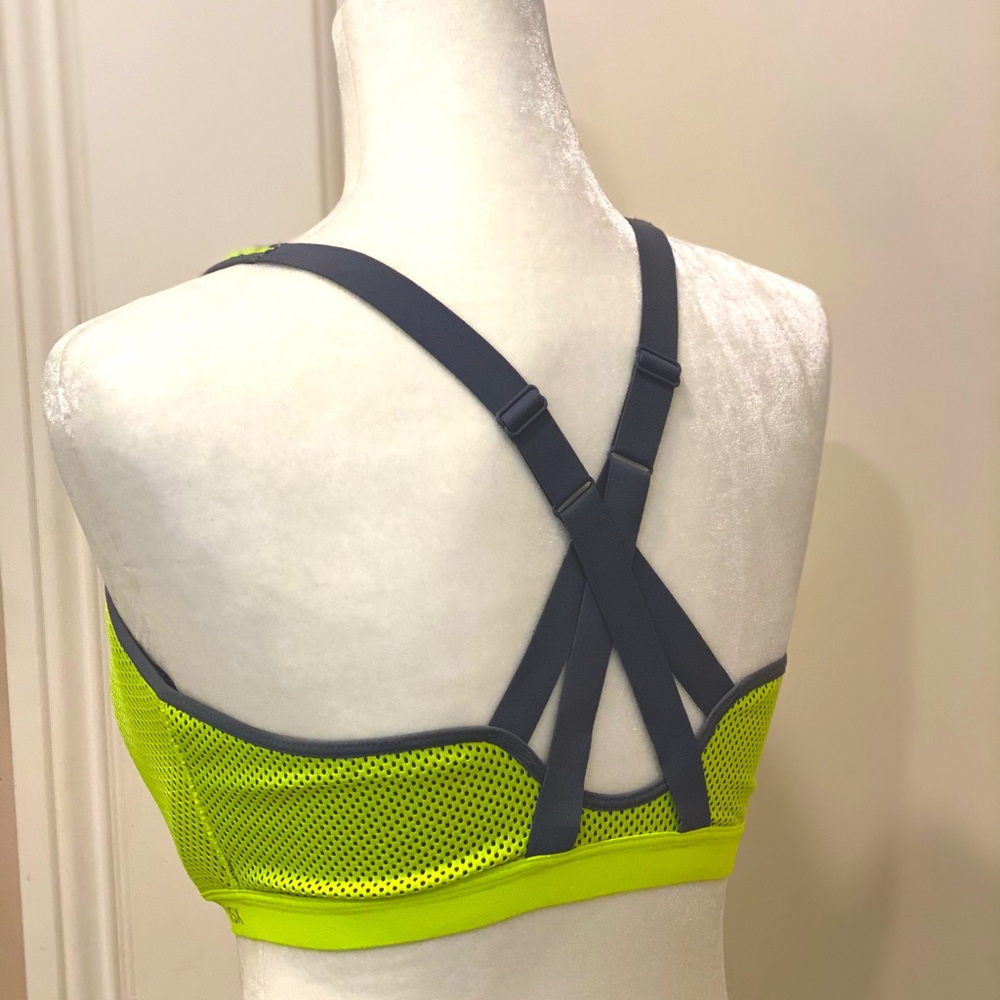 Victoria secret sports bra 36D VSX Sport